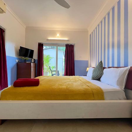 Valletta Beachside Morjim Ngoại thất bức ảnh