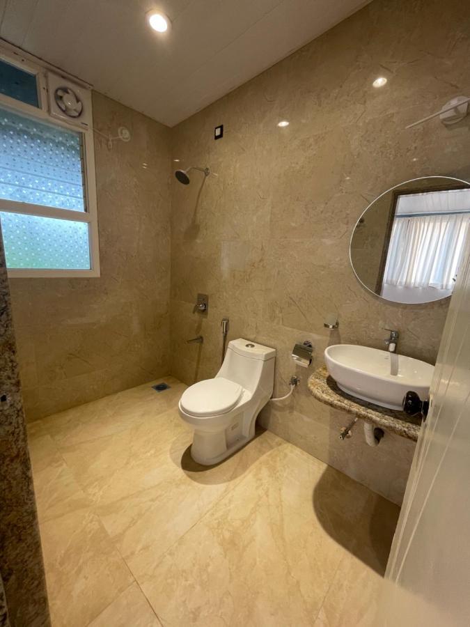 Valletta Beachside Morjim Ngoại thất bức ảnh