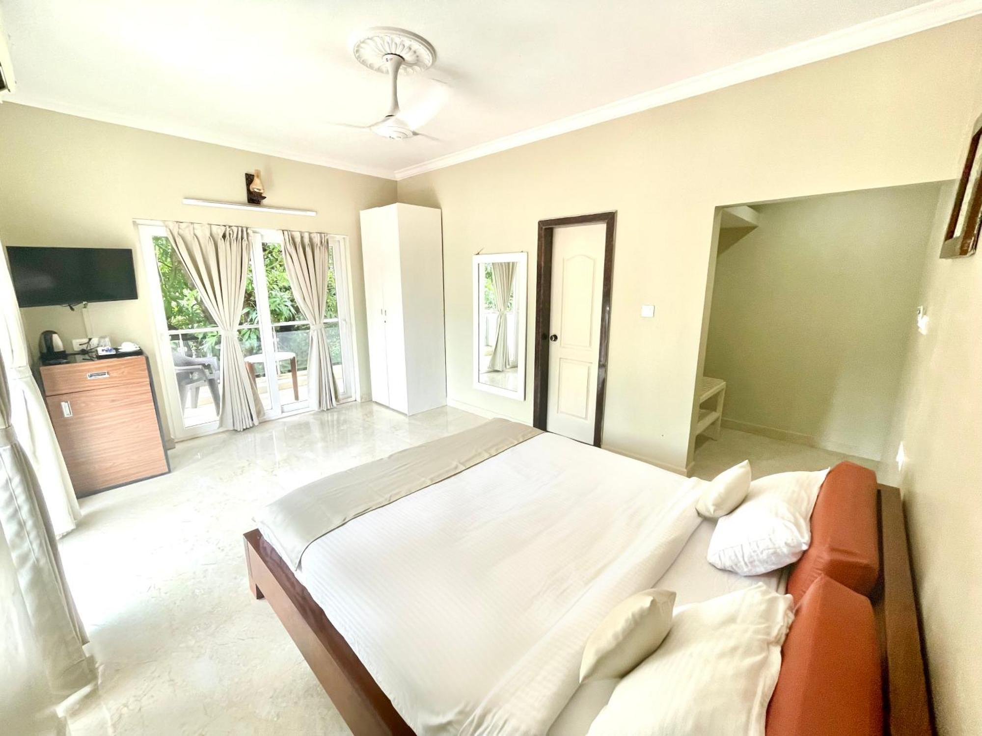 Valletta Beachside Morjim Ngoại thất bức ảnh