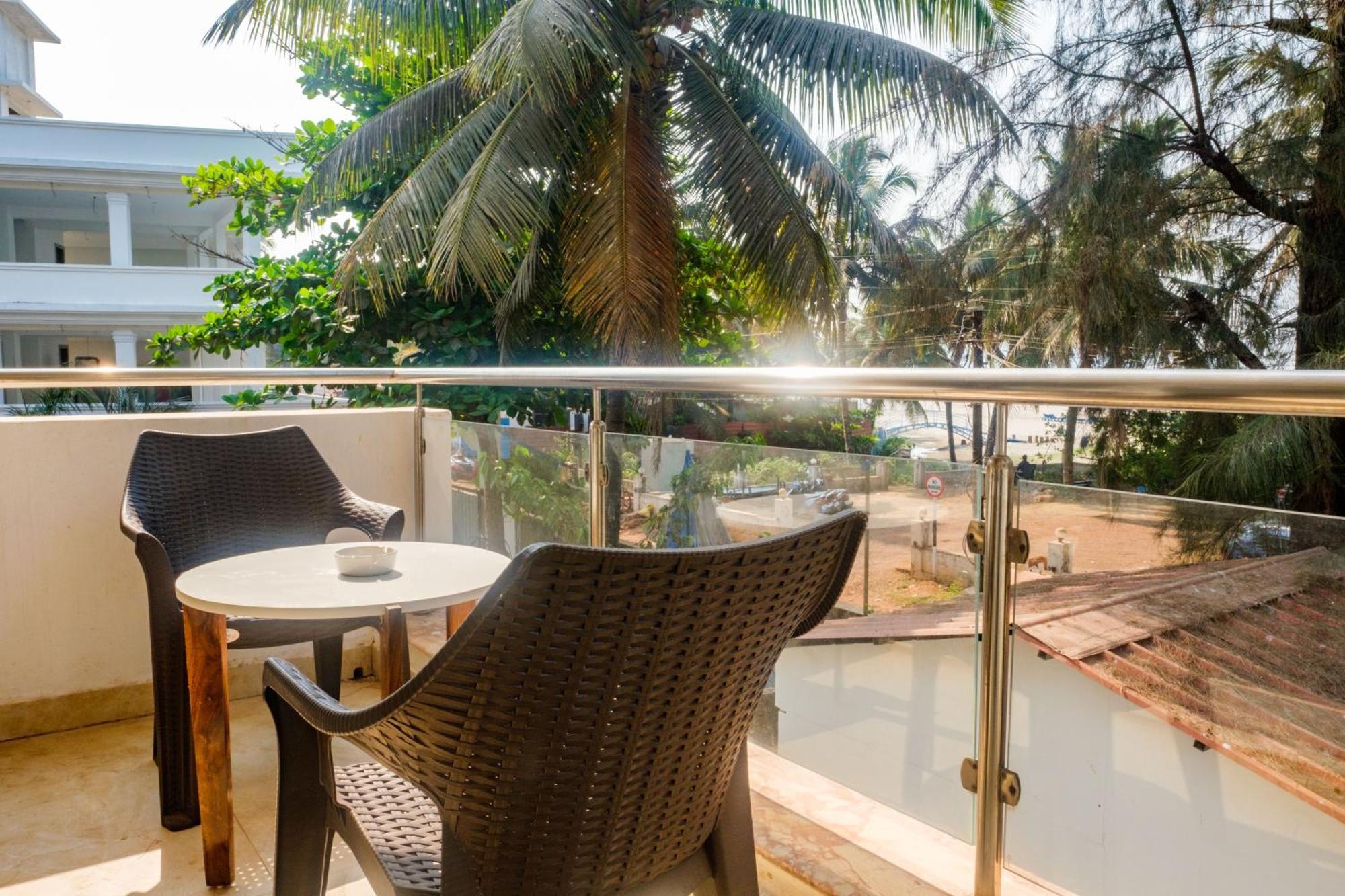 Valletta Beachside Morjim Ngoại thất bức ảnh