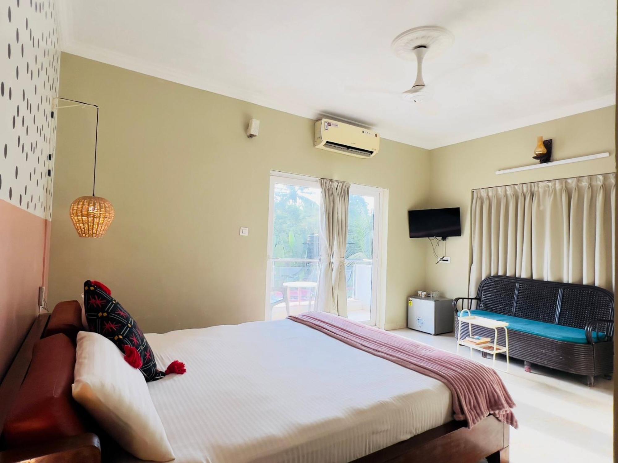 Valletta Beachside Morjim Ngoại thất bức ảnh