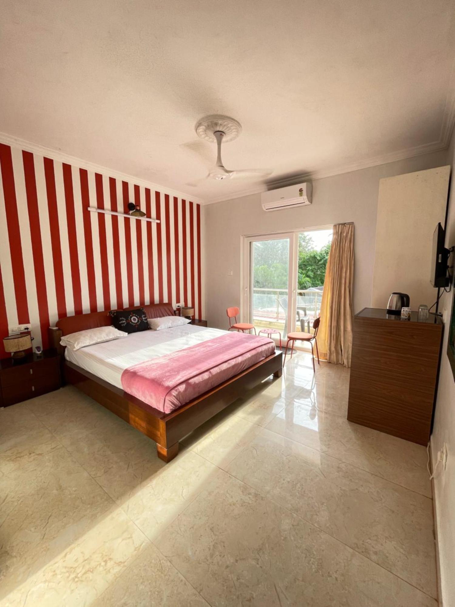 Valletta Beachside Morjim Ngoại thất bức ảnh