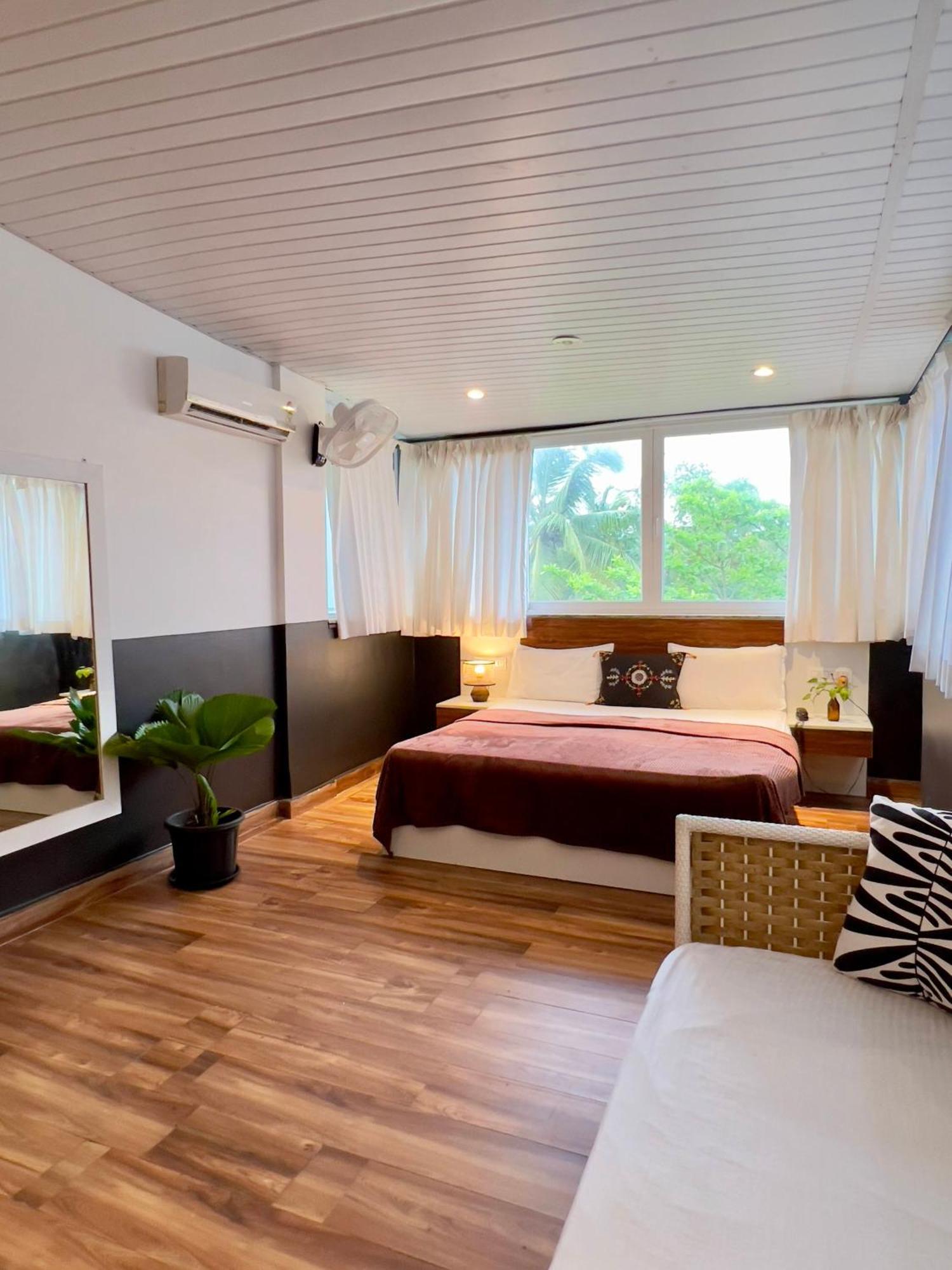 Valletta Beachside Morjim Ngoại thất bức ảnh