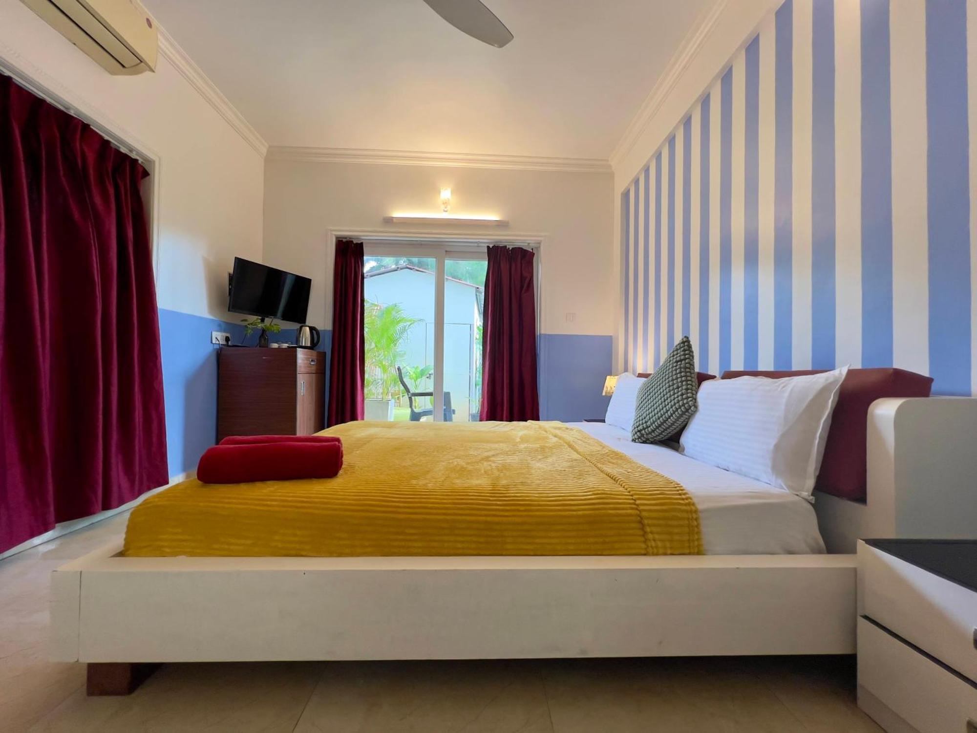 Valletta Beachside Morjim Ngoại thất bức ảnh
