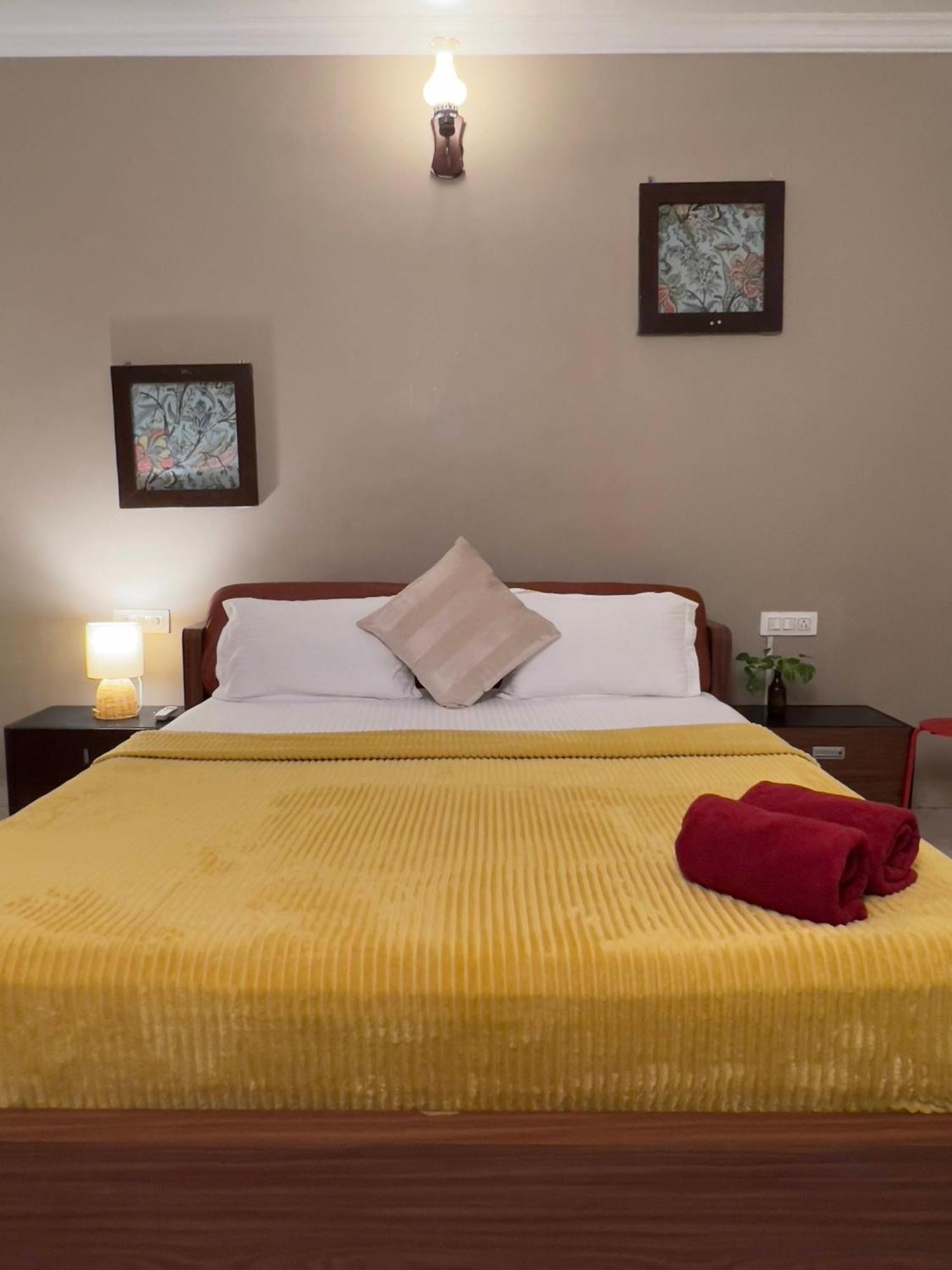 Valletta Beachside Morjim Ngoại thất bức ảnh