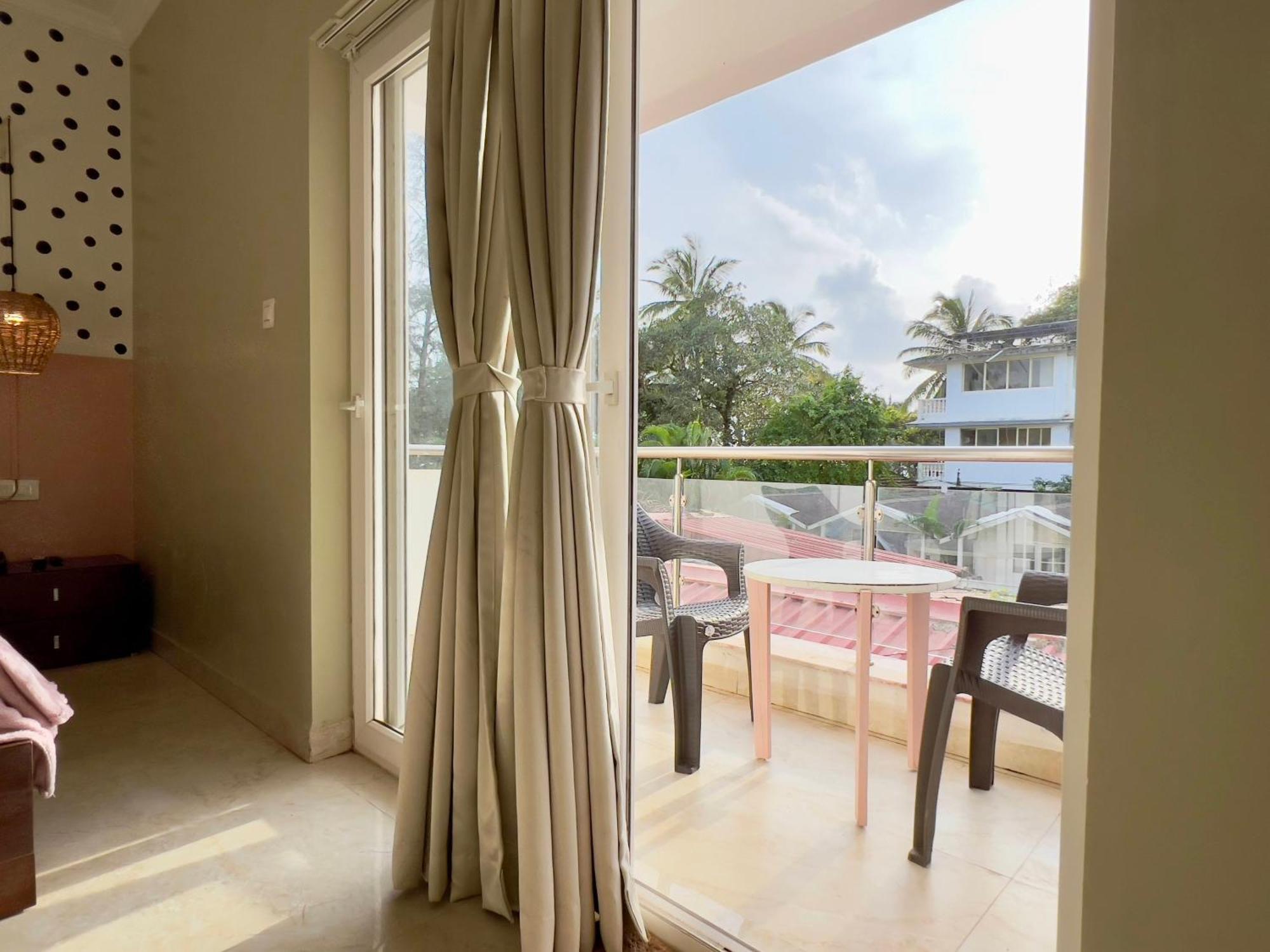 Valletta Beachside Morjim Ngoại thất bức ảnh