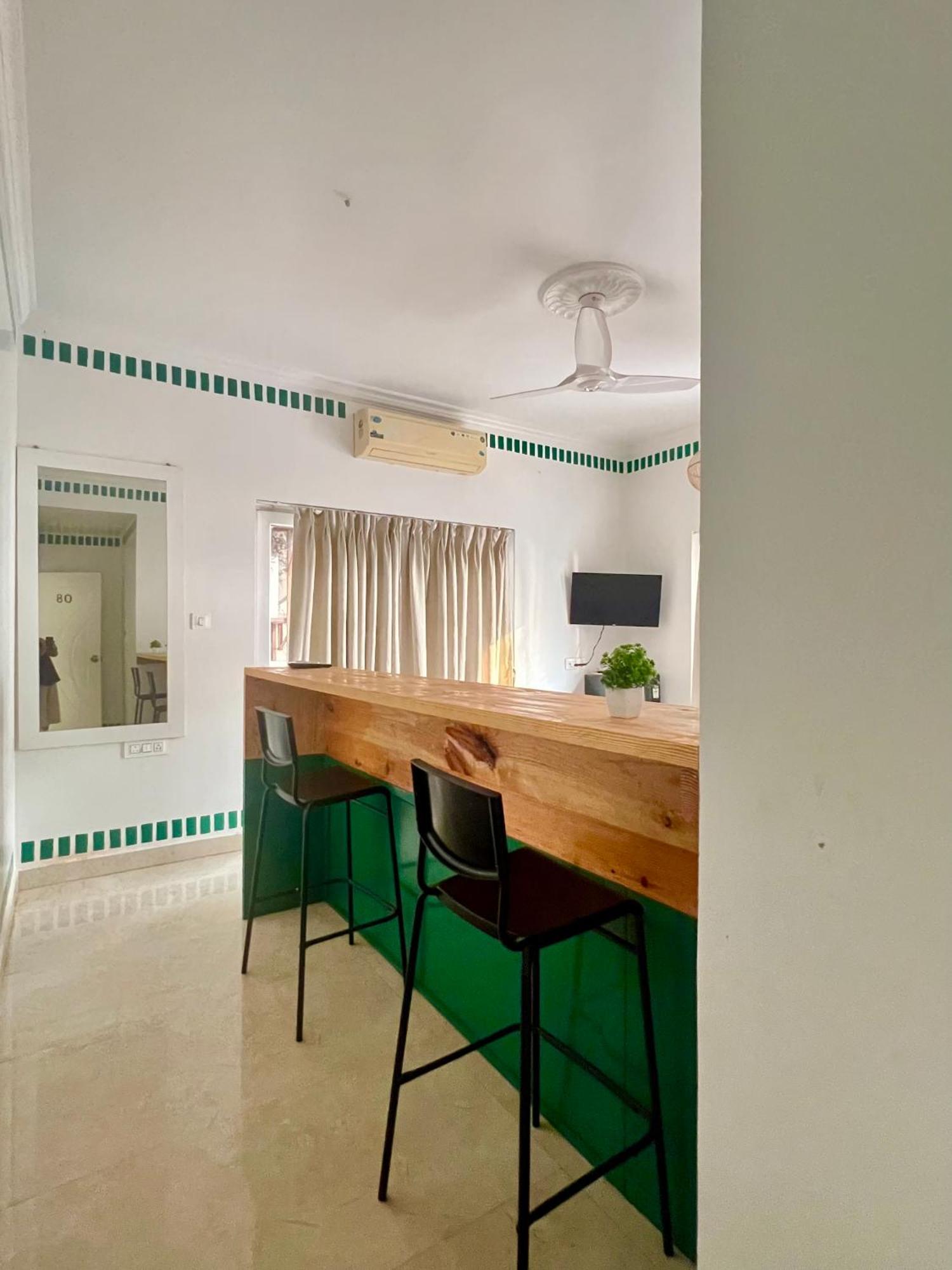 Valletta Beachside Morjim Ngoại thất bức ảnh