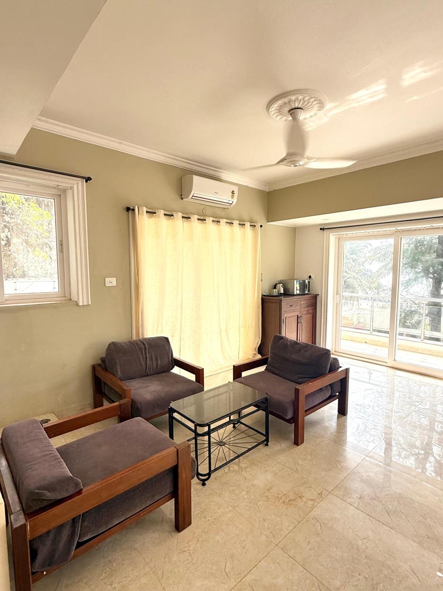 Valletta Beachside Morjim Ngoại thất bức ảnh